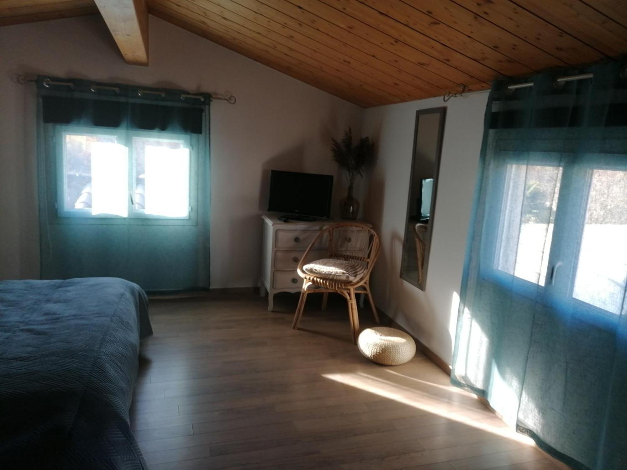 Chambre familiale le pêcher Saillans  Quarto foto
